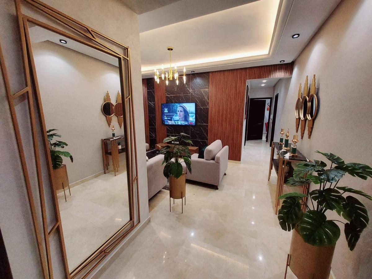 Modern Apartment Opposite The Hassan2 Mosque, Very Well Equipped And Stylish, 85 M2 With Gym And Direct Sea View With Underground Garage , Prohibits Unmarried Couples Of Arab Origin Казабланка Екстериор снимка
