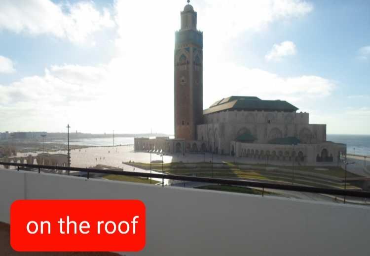 Modern Apartment Opposite The Hassan2 Mosque, Very Well Equipped And Stylish, 85 M2 With Gym And Direct Sea View With Underground Garage , Prohibits Unmarried Couples Of Arab Origin Казабланка Екстериор снимка