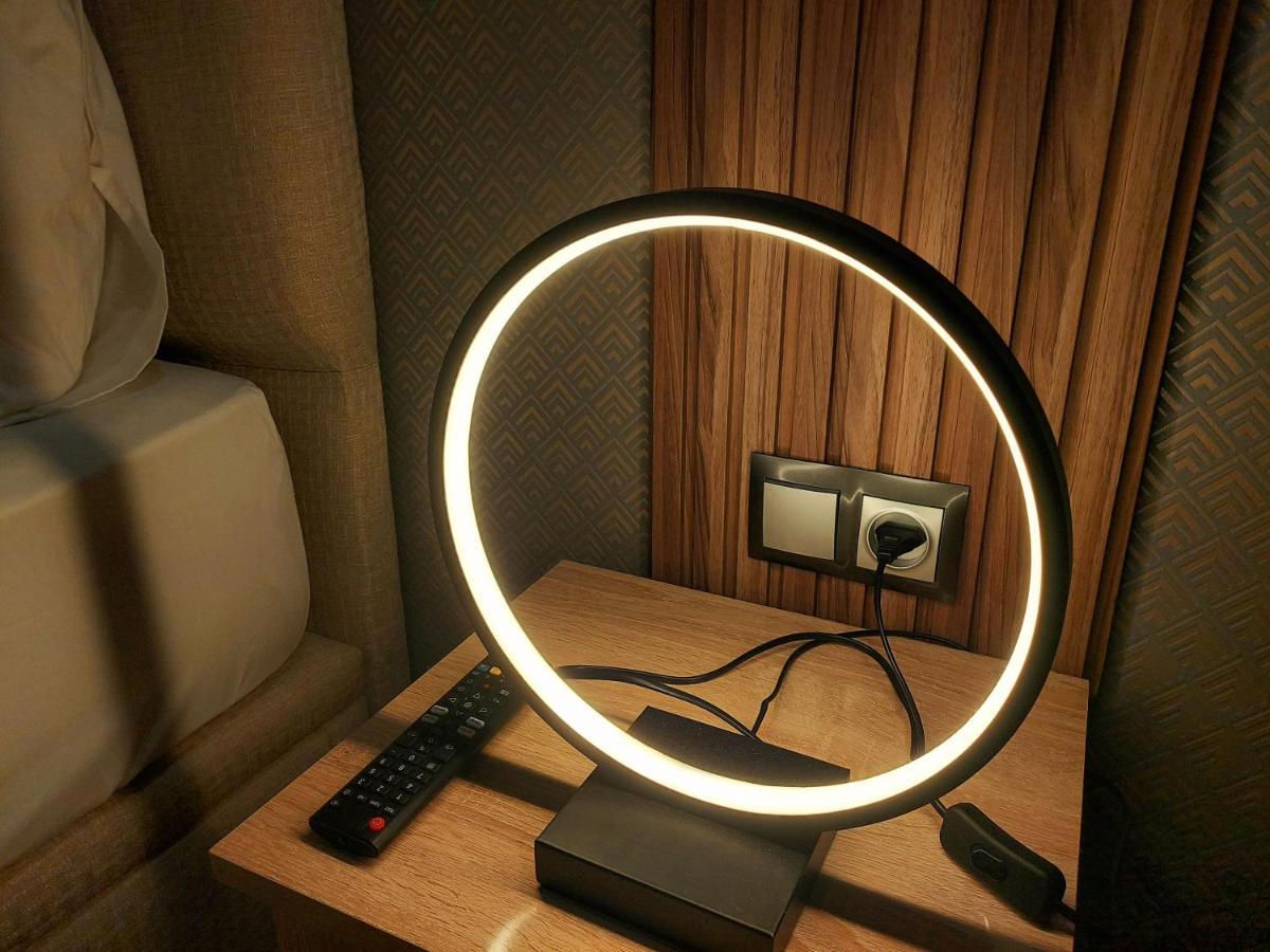 Modern Apartment Opposite The Hassan2 Mosque, Very Well Equipped And Stylish, 85 M2 With Gym And Direct Sea View With Underground Garage , Prohibits Unmarried Couples Of Arab Origin Казабланка Екстериор снимка